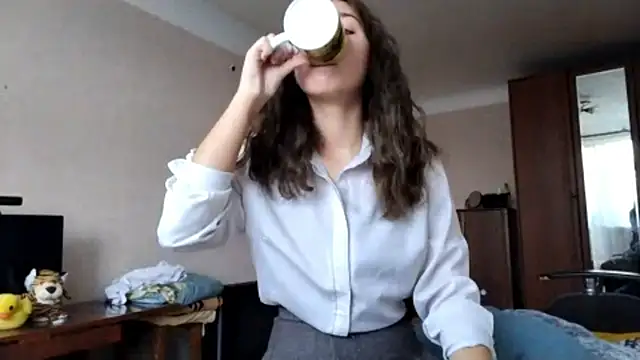 MiaLovelyOne online show from October 2025 08:15:01 AM