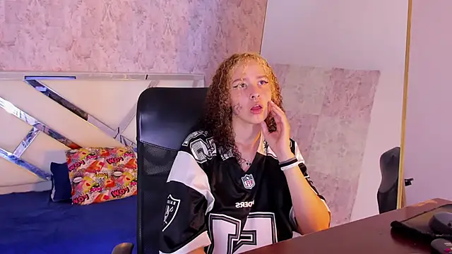 benny wilson online show from December 2025 04:29:01 AM