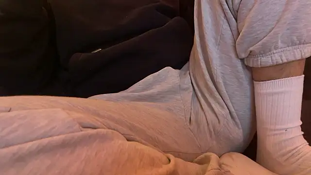 Snapshot of Louischarles123 chatting on January 2026 06:48:01 PM Louischarles123 online show from January 2026 06:48:01 PM