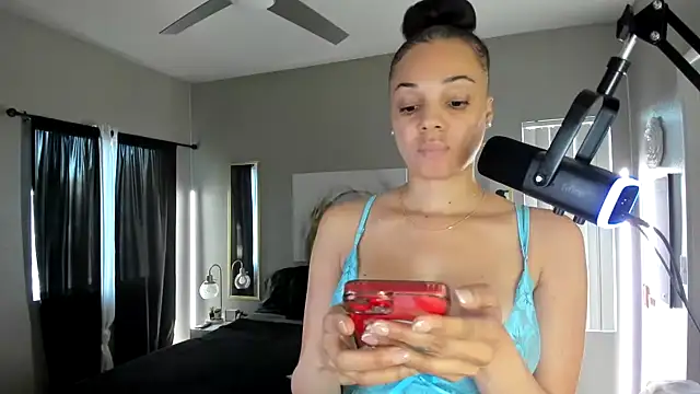 Snapshot of Myonnathegod chatting on November 2025 11:49:02 PM Myonnathegod online show from November 2025 11:49:02 PM