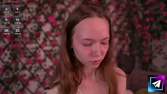 Petite Polly online show from November 2025 06:09:01 PM