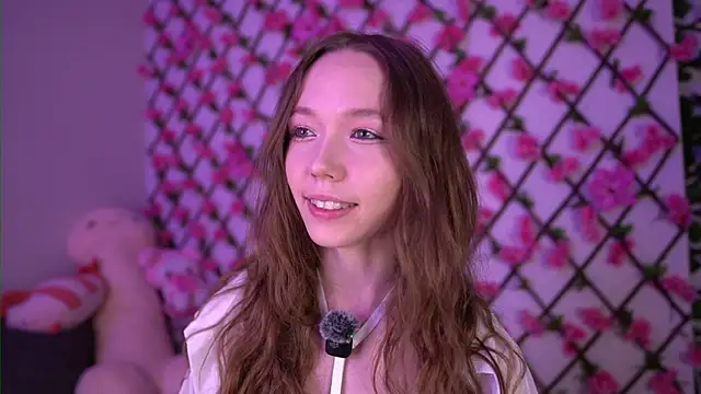 Petite Polly online show from November 2025 06:11:02 PM