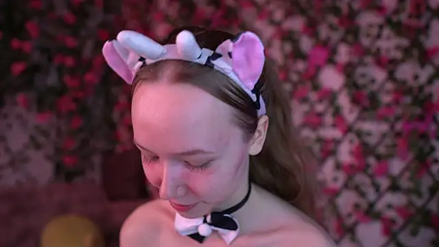 Petite Polly online show from November 2025 06:08:02 PM