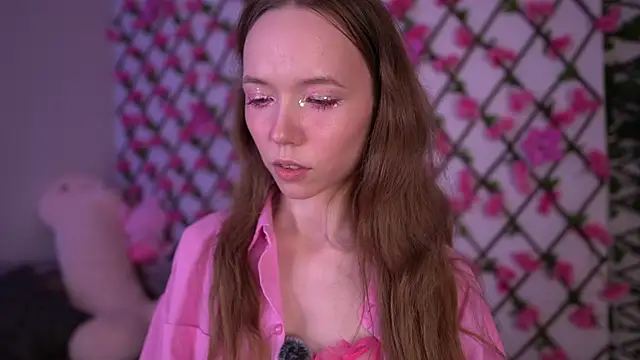 Petite Polly online show from November 2025 06:13:02 PM