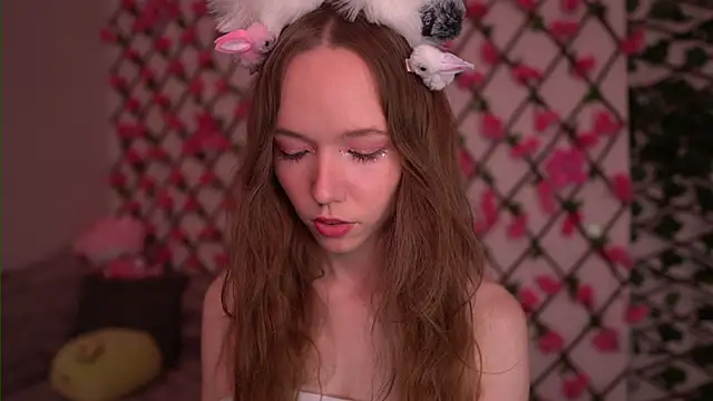 Petite Polly online show from October 2025 06:19:02 PM