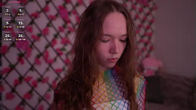 Petite Polly online show from October 2025 06:07:01 PM