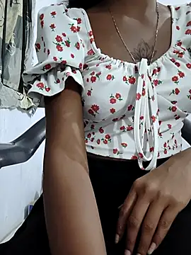 sexy Lili 01 online show from October 2025 04:19:01 PM