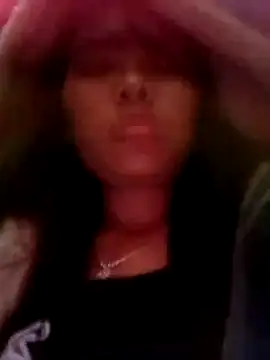 hello-cute online show from October 2025 11:16:02 PM