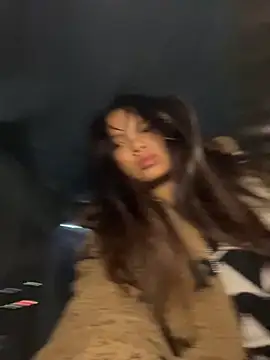 hello-cute online show from November 2025 07:41:01 AM