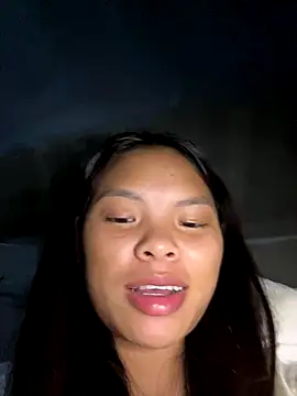 hello-cute online show from November 2025 04:18:02 PM