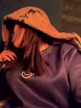 hello-cute online show from January 2026 12:06:02 AM