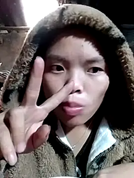 hello-cute online show from November 2025 04:17:02 AM