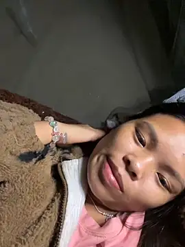 hello-cute online show from November 2025 03:27:01 PM