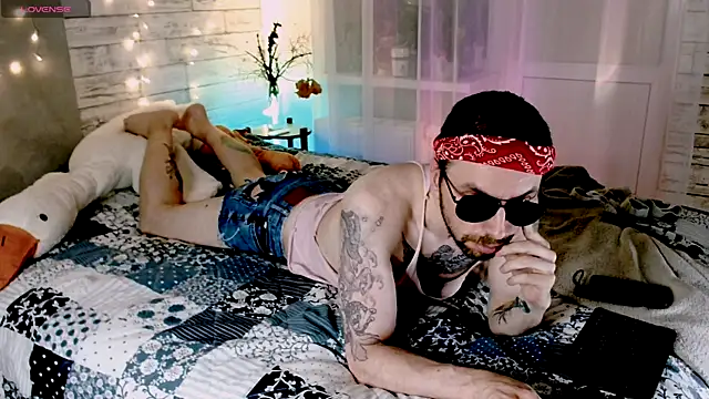 Markus Rivas online show from November 2025 01:44:02 AM