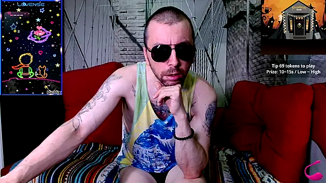 Markus Rivas online show from October 2025 10:31:02 PM