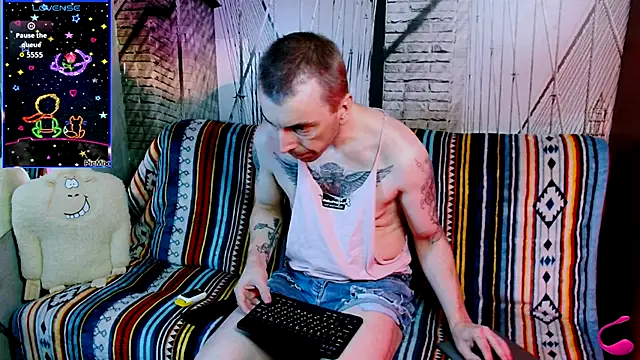 Markus Rivas online show from November 2025 01:09:01 AM