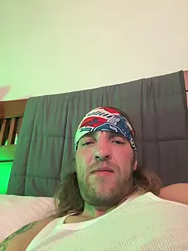 outlawINlaw13 online show from December 2025 07:33:02 AM