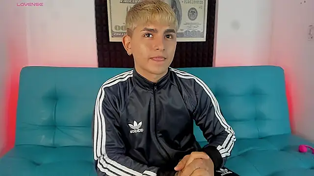 Snapshot of Lyam_xxx chatting on October 2025 03:08:01 AM Lyam xxx online show from October 2025 03:08:01 AM