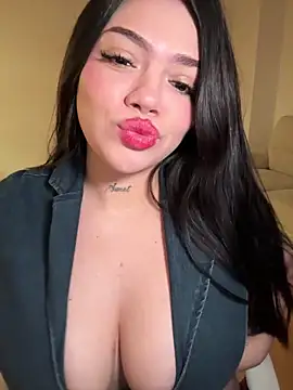 dulcemarianh  online show from November 2025 04:40:01 PM