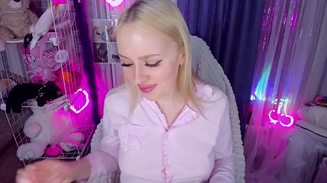 CeaneLino online show from March 2026 05:22:02 PM