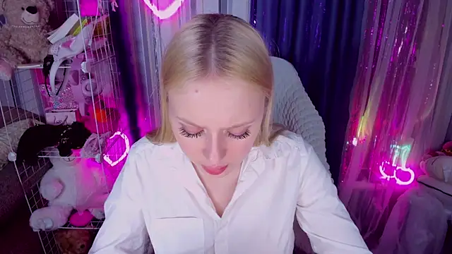 CeaneLino online show from April 2026 06:14:02 PM