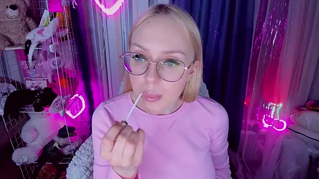 CeaneLino online show from April 2026 04:57:02 PM