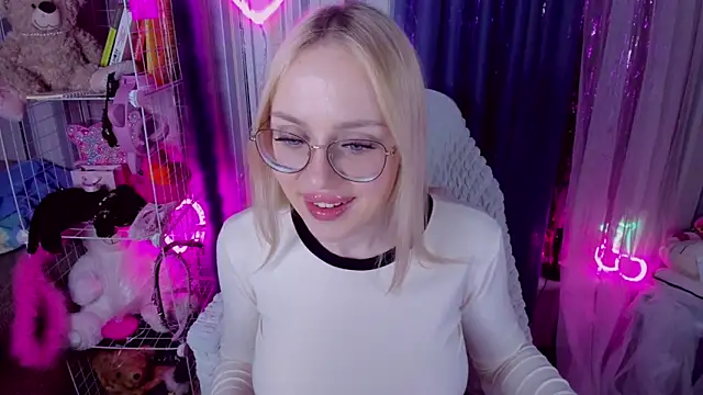 CeaneLino online show from April 2026 04:00:02 PM