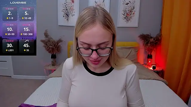 Snapshot of CeaneLino chatting on November 2025 08:24:01 PM CeaneLino online show from November 2025 08:24:01 PM