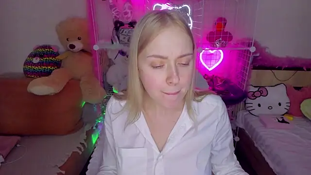 CeaneLino online show from December 2025 03:38:02 PM