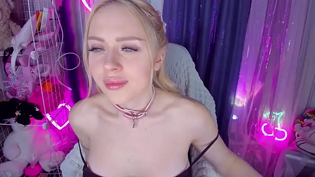 CeaneLino online show from March 2026 03:52:02 PM