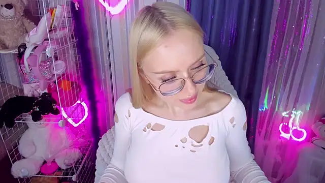 CeaneLino online show from March 2026 06:12:02 PM