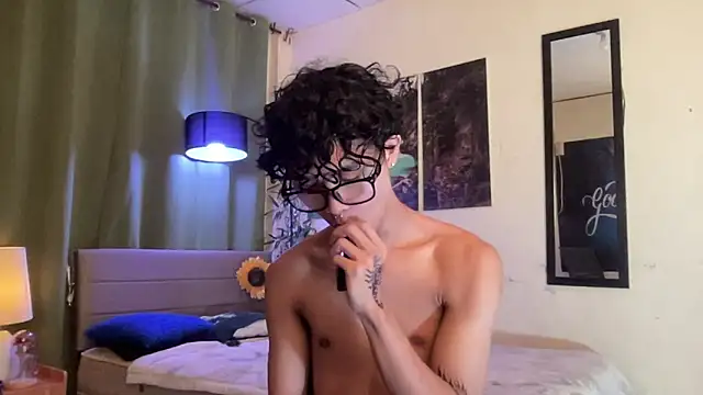 AsianCarl online show from November 2025 03:27:01 PM