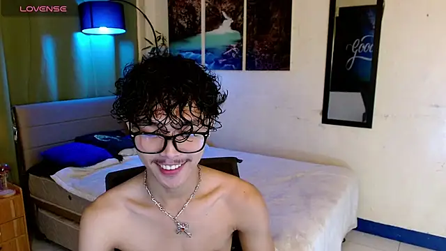 AsianCarl online show from November 2025 01:14:02 PM