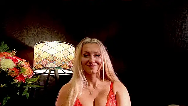 LeticiaReys online show from October 2025 06:30:01 PM