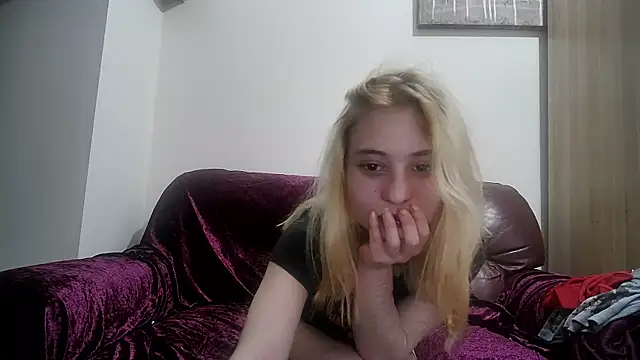 cinnamon-xx online show from May 2026 01:35:02 AM