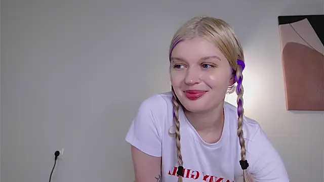 Any mo0n online show from November 2025 06:17:01 AM