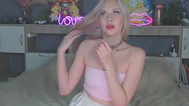 Lily Shell online show from January 2026 04:10:01 PM