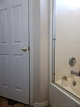 Snapshot of B1GLO chatting on March 2026 09:44:01 PM B1GLO online show from March 2026 09:44:01 PM