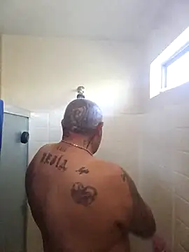 Snapshot of B1GLO chatting on November 2025 04:43:02 PM B1GLO online show from November 2025 04:43:02 PM