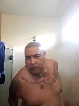 Snapshot of B1GLO chatting on November 2025 03:27:01 PM B1GLO online show from November 2025 03:27:01 PM