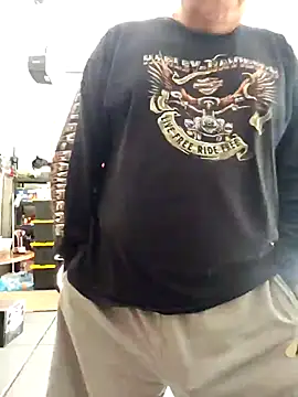 Snapshot of B1GLO chatting on February 2026 10:21:02 PM B1GLO online show from February 2026 10:21:02 PM