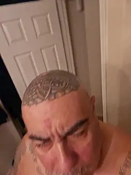 Snapshot of B1GLO chatting on November 2025 11:14:02 PM B1GLO online show from November 2025 11:14:02 PM