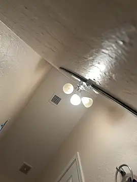 Snapshot of B1GLO chatting on February 2026 08:19:02 PM B1GLO online show from February 2026 08:19:02 PM