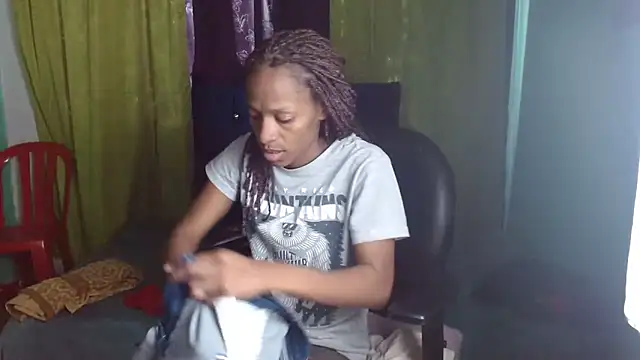 Snapshot of Melani_ebony chatting on February 2026 01:21:01 PM Melani ebony online show from February 2026 01:21:01 PM