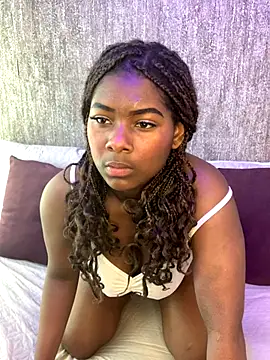 Snapshot of KarinaFlowers_ chatting on October 2025 12:24:01 PM KarinaFlowers online show from October 2025 12:24:01 PM
