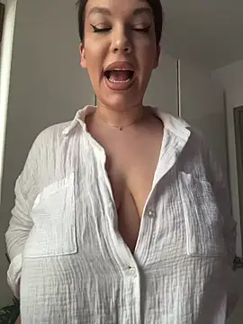 ClaraPasssion online show from June 2026 04:34:01 PM