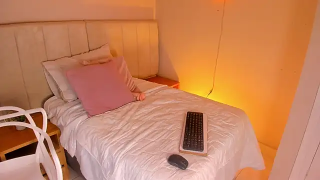  alison c online show from October 2025 11:51:02 AM