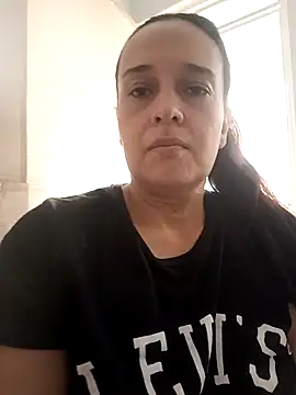 Snapshot of FiorellaDuboi chatting on October 2025 12:26:02 PM FiorellaDuboi online show from October 2025 12:26:02 PM