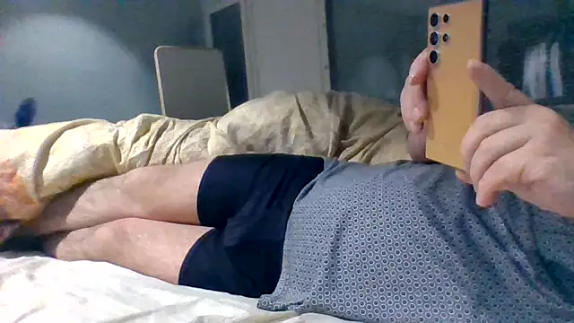 Snapshot of toyboyfin chatting on October 2025 04:48:02 PM toyboyfin online show from October 2025 04:48:02 PM