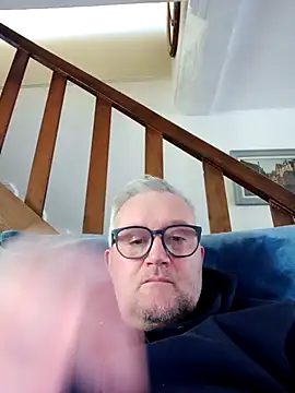 macdut67 online show from October 2025 03:24:01 PM